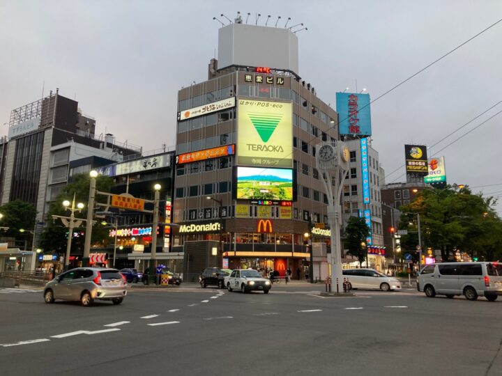 【北海道札幌市】すすきの交差点屋外ビジョン（SABRO.TV）で「道内、 市町村の魅力を無料でアピール」の画像