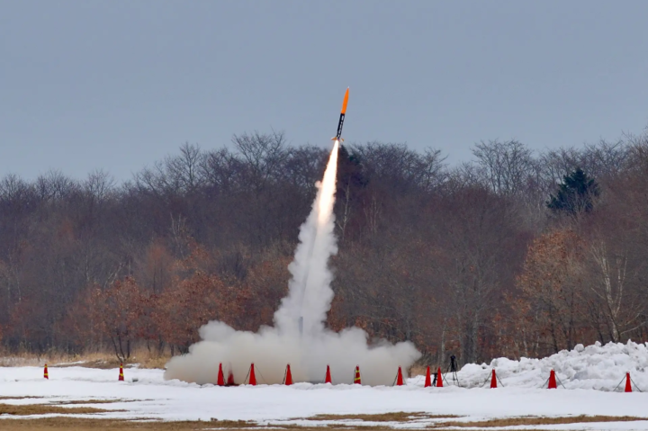 北海道スペースポートで小型ロケットの弾道飛行試験に成功｜ロケット量産化技術の獲得へ、革新的固体燃料LTPの飛行を実証