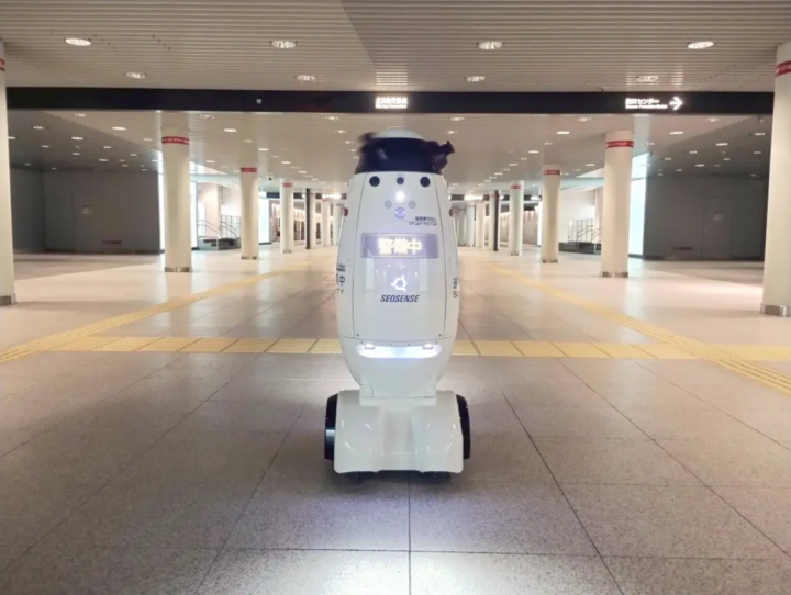 札幌駅前通地下歩行空間（チ・カ・ホ）にて警備ロボット「SQ-2」による実証実験を実施